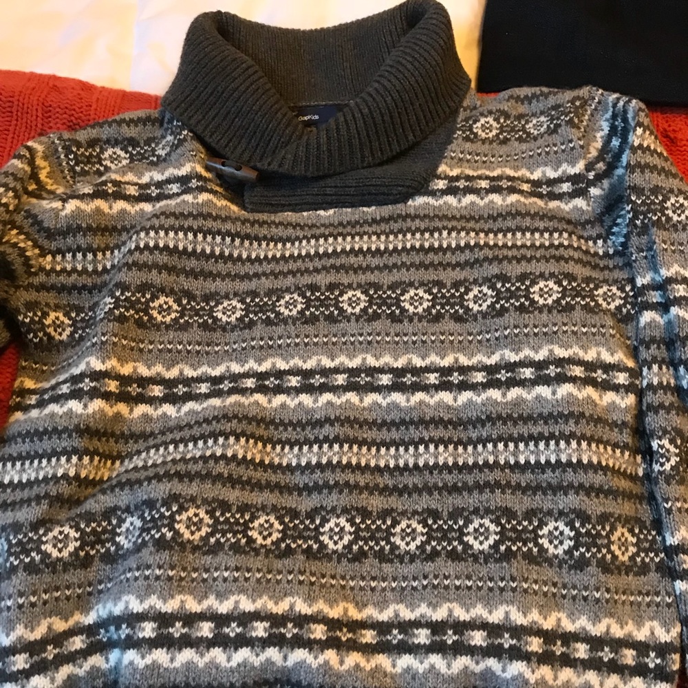 Boys 8 gap sweater